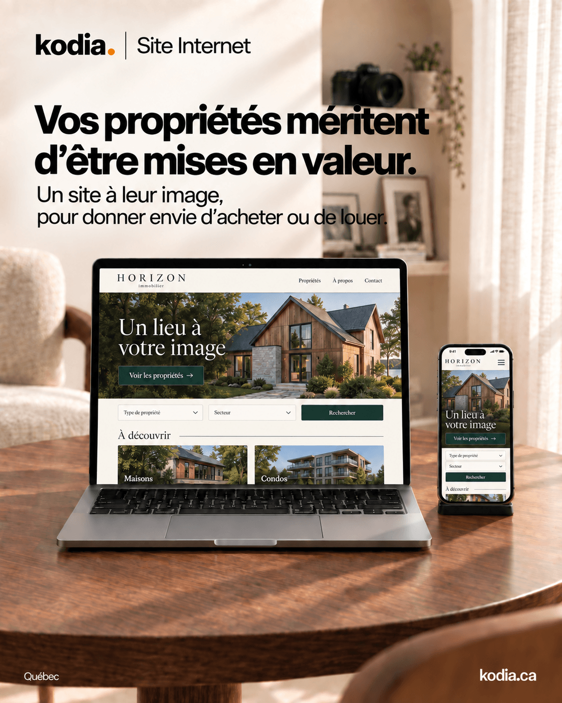 Maquette d’un site immobilier sur ordinateur et téléphone, présentant des propriétés et une recherche par secteur.